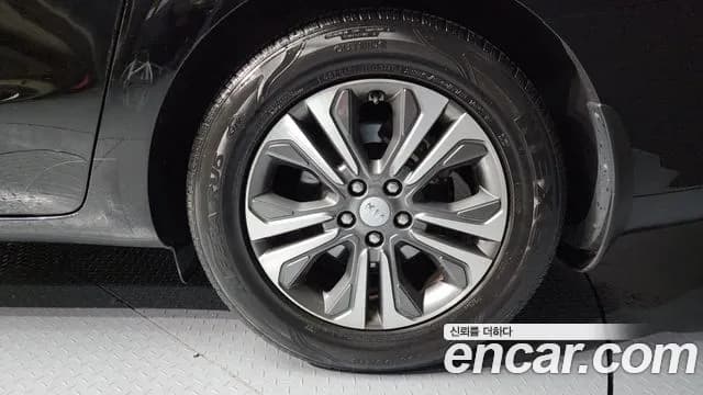 2019 Kia The New Carnival 9-Seater Luxury Sold VIN KNAMB81ABKS469154 – exterior detail 2019 Kia The New Carnival 9-Seater Luxury Sold VIN KNAMB81ABKS469154 – exterior detail