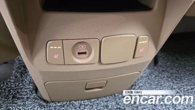 2019 Kia The New Carnival 9-Seater Luxury Sold VIN KNAMB81ABKS473222 – exterior detail 2019 Kia The New Carnival 9-Seater Luxury Sold VIN KNAMB81ABKS473222 – exterior detail