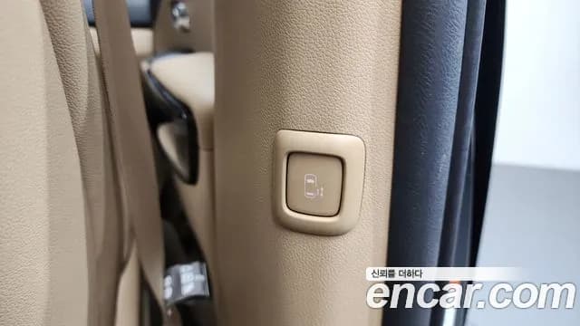 2019 Kia The New Carnival 7-Seater Limousine Sold VIN KNAMB81ABKS491155 – exterior detail 2019 Kia The New Carnival 7-Seater Limousine Sold VIN KNAMB81ABKS491155 – exterior detail