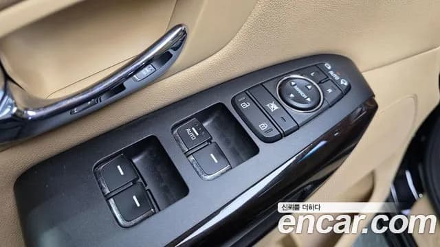 2019 Kia The New Carnival 7-Seater Limousine Sold VIN KNAMB81ABKS518658 – rear exterior 2019 Kia The New Carnival 7-Seater Limousine Sold VIN KNAMB81ABKS518658 – rear exterior