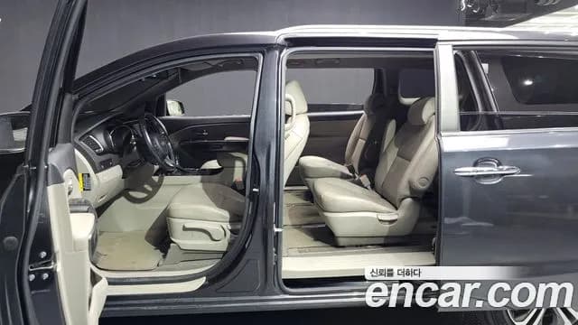 2019 Kia The New Carnival 9-Seater Luxury Sold VIN KNAMB81ABKS551234 – photo 14 2019 Kia The New Carnival 9-Seater Luxury Sold VIN KNAMB81ABKS551234 – photo 14