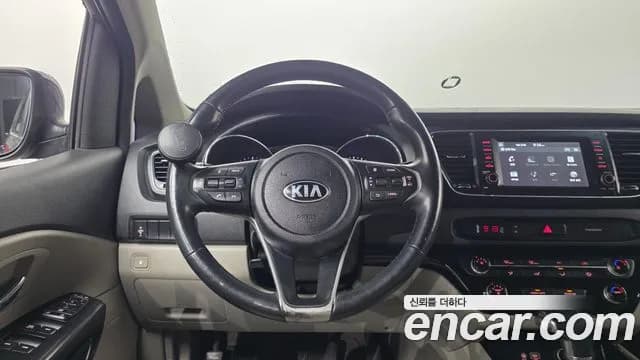 2019 Kia The New Carnival 9-Seater Luxury Sold VIN KNAMB81ABKS562342 – trunk area 2019 Kia The New Carnival 9-Seater Luxury Sold VIN KNAMB81ABKS562342 – trunk area