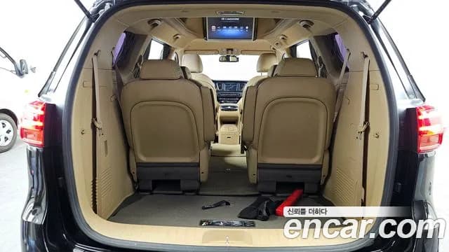 2019 Kia The New Carnival 9-Seater Hi-Limousine Sold VIN KNAMB81ABKS574346 – interior seats 2019 Kia The New Carnival 9-Seater Hi-Limousine Sold VIN KNAMB81ABKS574346 – interior seats