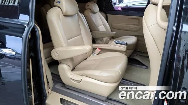 2019 Kia The New Carnival 9-Seater Hi-Limousine Sold VIN KNAMB81ABKS587338 – interior seats 2019 Kia The New Carnival 9-Seater Hi-Limousine Sold VIN KNAMB81ABKS587338 – interior seats