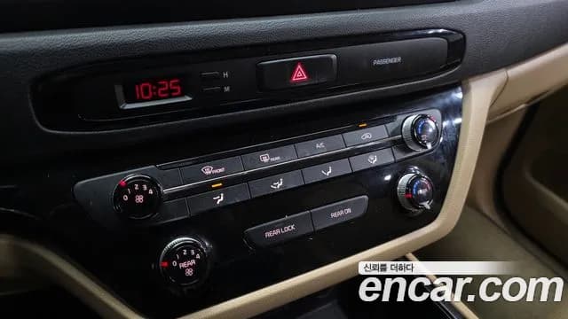 2020 Kia The New Carnival 9-Seater Luxury Sold VIN KNAMB81ABLS657619 – rear exterior 2020 Kia The New Carnival 9-Seater Luxury Sold VIN KNAMB81ABLS657619 – rear exterior
