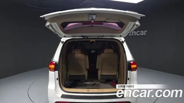 2017 Kia All New Carnival 9-seater Hi-Limousine Sold VIN KNAMC81ABHS305693 – rear exterior 2017 Kia All New Carnival 9-seater Hi-Limousine Sold VIN KNAMC81ABHS305693 – rear exterior
