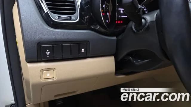 2017 Kia All New Carnival 9-seater Hi-Limousine Sold VIN KNAMC81ABHS305693 – engine bay 2017 Kia All New Carnival 9-seater Hi-Limousine Sold VIN KNAMC81ABHS305693 – engine bay