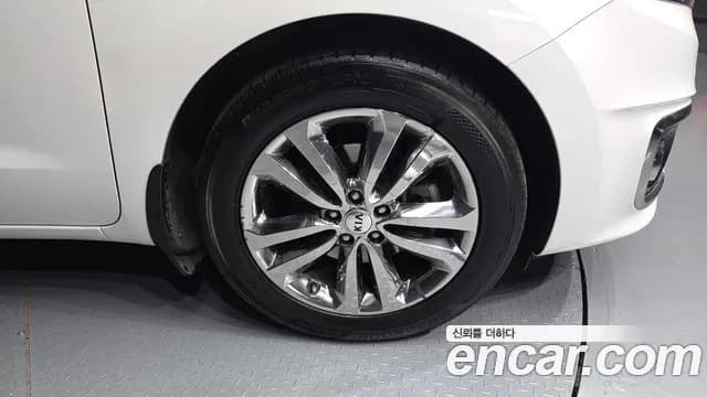 2017 Kia All New Carnival 9-seater Hi-Limousine Sold VIN KNAMC81ABHS305693 – undercarriage 2017 Kia All New Carnival 9-seater Hi-Limousine Sold VIN KNAMC81ABHS305693 – undercarriage
