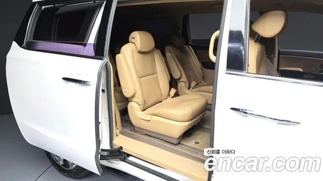 2017 Kia All New Carnival 9-seater Prestige Sold VIN KNAMC81ABHS310700 – rear exterior 2017 Kia All New Carnival 9-seater Prestige Sold VIN KNAMC81ABHS310700 – rear exterior