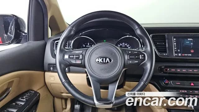 2017 Kia All New Carnival 9-seater Prestige Sold VIN KNAMC81ABHS310829 – interior seats 2017 Kia All New Carnival 9-seater Prestige Sold VIN KNAMC81ABHS310829 – interior seats