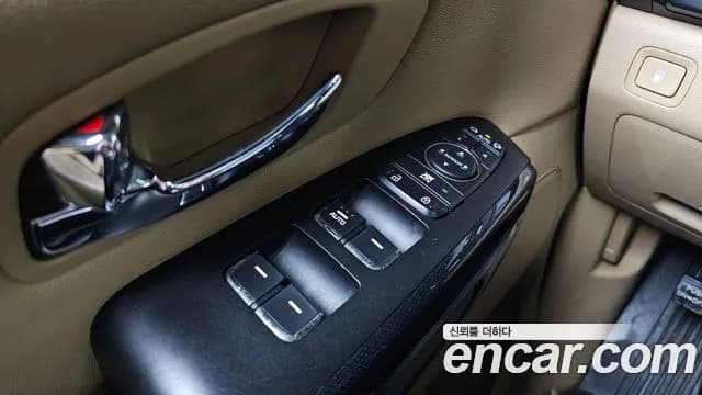 2017 Kia All New Carnival 9-seater Prestige Sold VIN KNAMC81ABHS310829 – exterior detail 2017 Kia All New Carnival 9-seater Prestige Sold VIN KNAMC81ABHS310829 – exterior detail