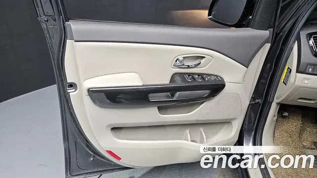 2017 Kia All New Carnival 9-seater Prestige Sold VIN KNAMC81ABHS311062 – front exterior 2017 Kia All New Carnival 9-seater Prestige Sold VIN KNAMC81ABHS311062 – front exterior
