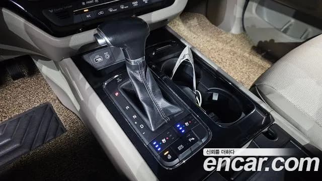 2017 Kia All New Carnival 9-seater Prestige Sold VIN KNAMC81ABHS311062 – trunk area 2017 Kia All New Carnival 9-seater Prestige Sold VIN KNAMC81ABHS311062 – trunk area