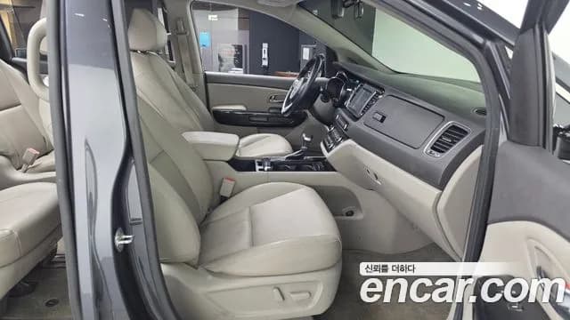 2017 Kia All New Carnival 9-seater Prestige Sold VIN KNAMC81ABHS315885 – undercarriage 2017 Kia All New Carnival 9-seater Prestige Sold VIN KNAMC81ABHS315885 – undercarriage