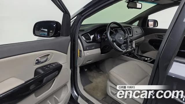 2017 Kia All New Carnival 9-seater Prestige Sold VIN KNAMC81ABHS315885 – odometer reading 2017 Kia All New Carnival 9-seater Prestige Sold VIN KNAMC81ABHS315885 – odometer reading