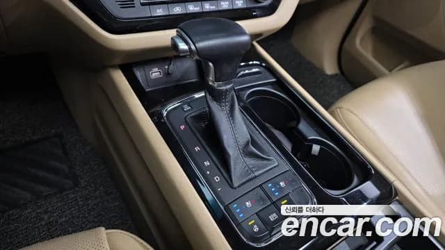 2017 Kia All New Carnival 9-seater Prestige Sold VIN KNAMC81ABHS322030 – front exterior 2017 Kia All New Carnival 9-seater Prestige Sold VIN KNAMC81ABHS322030 – front exterior