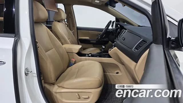 2017 Kia All New Carnival 9-seater Prestige Sold VIN KNAMC81ABHS322030 – interior seats 2017 Kia All New Carnival 9-seater Prestige Sold VIN KNAMC81ABHS322030 – interior seats
