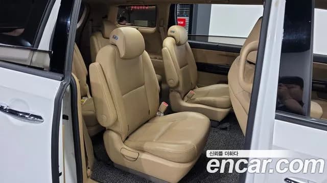 2017 Kia All New Carnival 9-seater Prestige Sold VIN KNAMC81ABHS322030 – photo 12 2017 Kia All New Carnival 9-seater Prestige Sold VIN KNAMC81ABHS322030 – photo 12