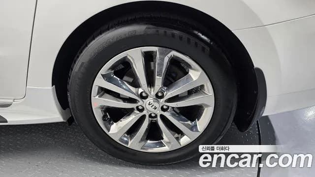 2017 Kia All New Carnival 9-seater Prestige Sold VIN KNAMC81ABHS322030 – photo 14 2017 Kia All New Carnival 9-seater Prestige Sold VIN KNAMC81ABHS322030 – photo 14