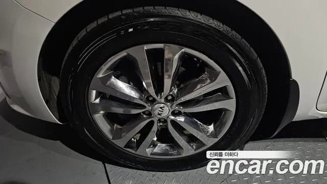 2017 Kia All New Carnival 9-seater Prestige Sold VIN KNAMC81ABHS324318 – photo 13 2017 Kia All New Carnival 9-seater Prestige Sold VIN KNAMC81ABHS324318 – photo 13