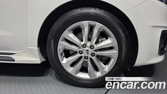 2017 Kia All New Carnival 9-seater Hi-Limousine Sold VIN KNAMC81ABHS338115 – interior seats 2017 Kia All New Carnival 9-seater Hi-Limousine Sold VIN KNAMC81ABHS338115 – interior seats
