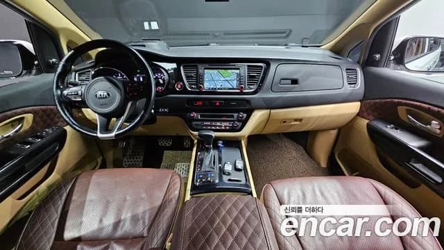 2017 Kia All New Carnival 9-seater Hi-Limousine Sold VIN KNAMC81ABHS338115 – exterior detail 2017 Kia All New Carnival 9-seater Hi-Limousine Sold VIN KNAMC81ABHS338115 – exterior detail