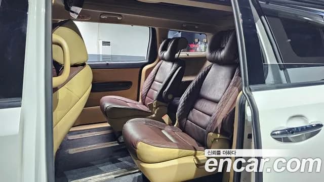 2017 Kia All New Carnival 9-seater Hi-Limousine Sold VIN KNAMC81ABHS338115 – trunk area 2017 Kia All New Carnival 9-seater Hi-Limousine Sold VIN KNAMC81ABHS338115 – trunk area