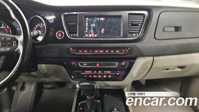 2018 Kia All New Carnival 7-seater Limousine Sold VIN KNAMC81ABJS430026 – photo 12 2018 Kia All New Carnival 7-seater Limousine Sold VIN KNAMC81ABJS430026 – photo 12
