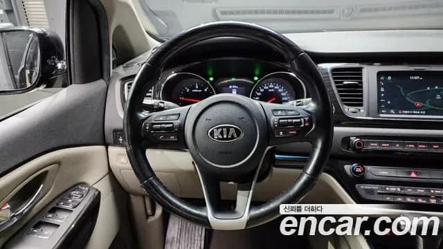 2019 Kia The New Carnival 9-Seater Prstige Sold VIN KNAMC81ABKS458688 – exterior detail 2019 Kia The New Carnival 9-Seater Prstige Sold VIN KNAMC81ABKS458688 – exterior detail