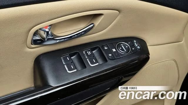2019 Kia The New Carnival 9-Seater Prstige Sold VIN KNAMC81ABKS461823 – interior seats 2019 Kia The New Carnival 9-Seater Prstige Sold VIN KNAMC81ABKS461823 – interior seats