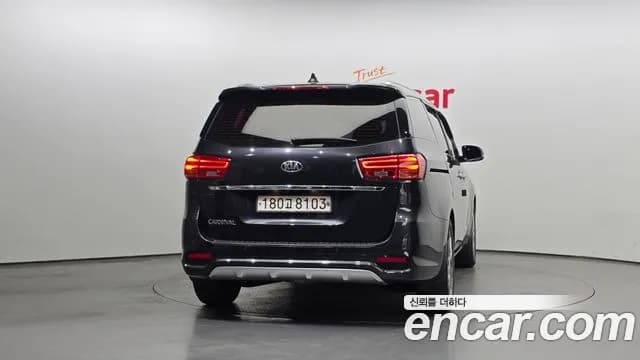 2019 Kia The New Carnival 9-Seater Prstige Sold VIN KNAMC81ABKS465068 – interior seats 2019 Kia The New Carnival 9-Seater Prstige Sold VIN KNAMC81ABKS465068 – interior seats