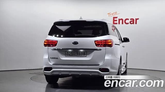 2019 Kia The New Carnival 9-Seater Prstige Sold VIN KNAMC81ABKS481142 – interior seats 2019 Kia The New Carnival 9-Seater Prstige Sold VIN KNAMC81ABKS481142 – interior seats