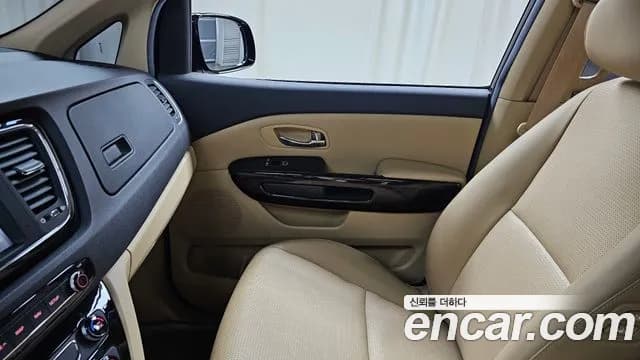 2019 Kia The New Carnival 9-Seater Prstige Sold VIN KNAMC81ABKS531688 – interior seats 2019 Kia The New Carnival 9-Seater Prstige Sold VIN KNAMC81ABKS531688 – interior seats