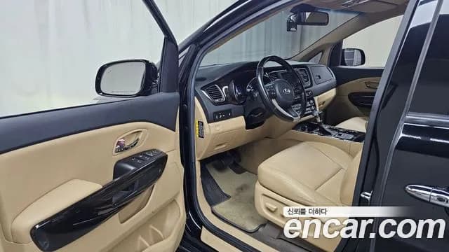 2019 Kia The New Carnival 9-Seater Prstige Sold VIN KNAMC81ABKS531688 – trunk area 2019 Kia The New Carnival 9-Seater Prstige Sold VIN KNAMC81ABKS531688 – trunk area