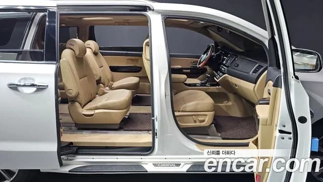 2019 Kia The New Carnival 9-Seater Prstige Sold VIN KNAMC81ABKS533353 – rear exterior 2019 Kia The New Carnival 9-Seater Prstige Sold VIN KNAMC81ABKS533353 – rear exterior