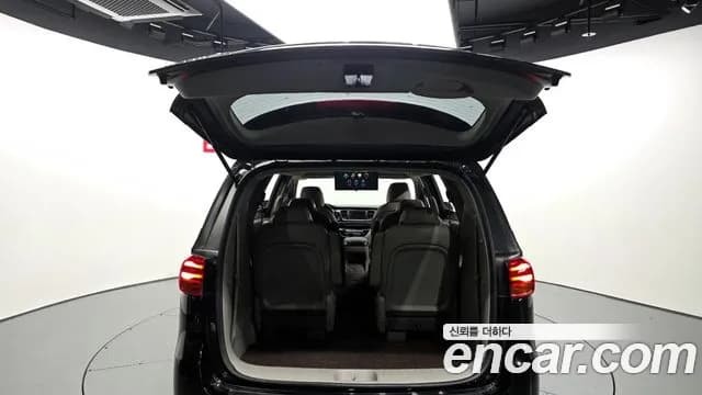 2019 Kia The New Carnival 9-Seater Prstige Sold VIN KNAMC81ABKS533366 – trunk area 2019 Kia The New Carnival 9-Seater Prstige Sold VIN KNAMC81ABKS533366 – trunk area