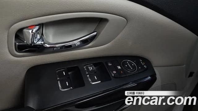 2019 Kia The New Carnival 9-Seater Prstige Sold VIN KNAMC81ABKS557888 – exterior detail 2019 Kia The New Carnival 9-Seater Prstige Sold VIN KNAMC81ABKS557888 – exterior detail