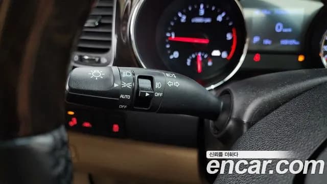 2019 Kia The New Carnival 9-Seater Prstige Sold VIN KNAMC81ABKS558095 – exterior detail 2019 Kia The New Carnival 9-Seater Prstige Sold VIN KNAMC81ABKS558095 – exterior detail
