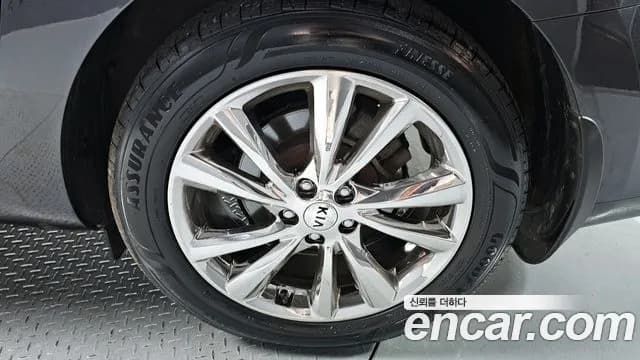 2019 Kia The New Carnival 9-Seater Prstige Sold VIN KNAMC81ABKS567821 – exterior detail 2019 Kia The New Carnival 9-Seater Prstige Sold VIN KNAMC81ABKS567821 – exterior detail