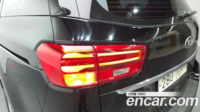 2019 Kia The New Carnival 9-Seater Prstige Sold VIN KNAMC81ABKS578009 – exterior detail 2019 Kia The New Carnival 9-Seater Prstige Sold VIN KNAMC81ABKS578009 – exterior detail