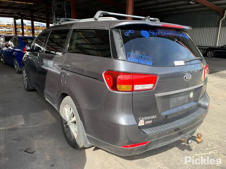 2017 Kia Carnival Used VIN KNAMC81AMH6300308 – photo 13 2017 Kia Carnival Used VIN KNAMC81AMH6300308 – photo 13