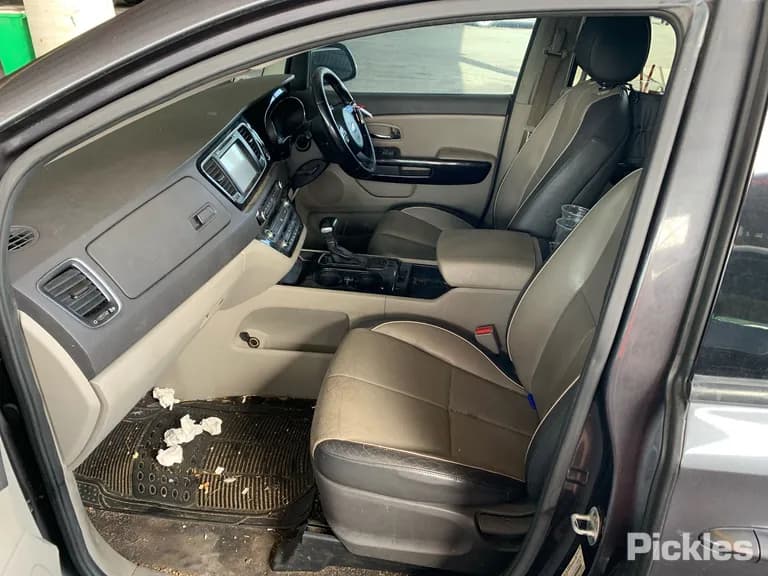 2017 Kia Carnival Used VIN KNAMC81AMH6300308 – photo 16 2017 Kia Carnival Used VIN KNAMC81AMH6300308 – photo 16