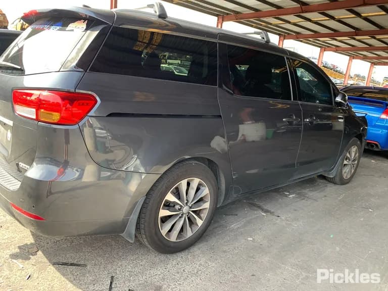 2017 Kia Carnival Used VIN KNAMC81AMH6300308 – photo 24 2017 Kia Carnival Used VIN KNAMC81AMH6300308 – photo 24