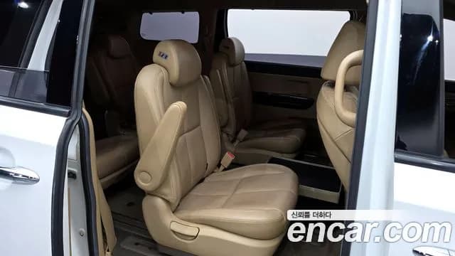 2018 Kia All New Carnival 9-Seater Noblesse Special Sold VIN KNAMD81ABJS375521 – undercarriage 2018 Kia All New Carnival 9-Seater Noblesse Special Sold VIN KNAMD81ABJS375521 – undercarriage