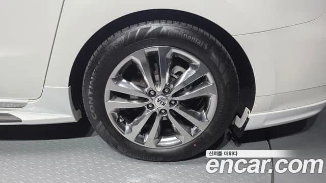 2017 Kia All New Carnival Gasoline 9-seater Hi-Limousine Sold VIN KNAME811BHS316142 – rear exterior 2017 Kia All New Carnival Gasoline 9-seater Hi-Limousine Sold VIN KNAME811BHS316142 – rear exterior