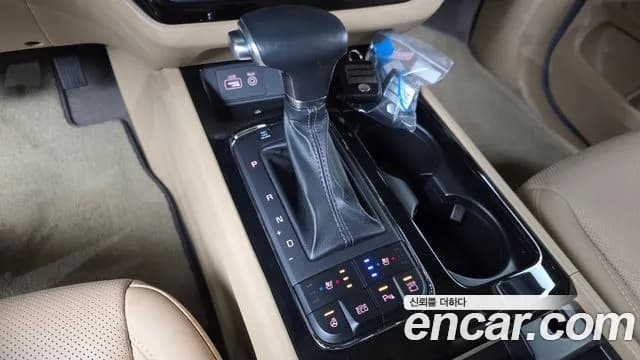 2018 Kia All New Carnival Gasoline 9-seater Noblesse Sold VIN KNAME811BJS377070 – rear exterior 2018 Kia All New Carnival Gasoline 9-seater Noblesse Sold VIN KNAME811BJS377070 – rear exterior