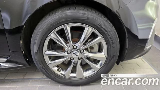 2019 Kia The New Carnival Gasoline 7-Seater Limousine Sold VIN KNAME811BKS451834 – interior seats 2019 Kia The New Carnival Gasoline 7-Seater Limousine Sold VIN KNAME811BKS451834 – interior seats