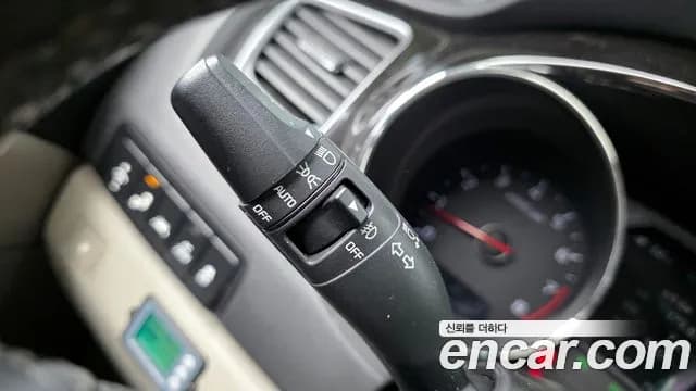 2019 Kia The New Carnival Gasoline 7-Seater Limousine Sold VIN KNAME811BKS451834 – exterior detail 2019 Kia The New Carnival Gasoline 7-Seater Limousine Sold VIN KNAME811BKS451834 – exterior detail