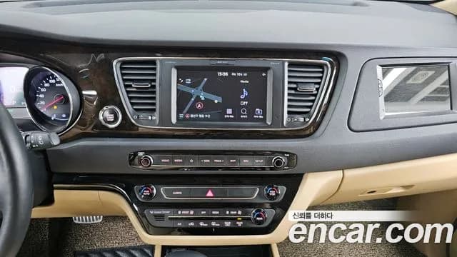 2019 Kia The New Carnival Gasoline 7-Seater Limousine Sold VIN KNAME811BKS475309 – interior seats 2019 Kia The New Carnival Gasoline 7-Seater Limousine Sold VIN KNAME811BKS475309 – interior seats