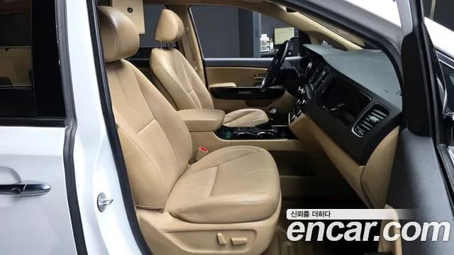 2019 Kia The New Carnival Gasoline 9-Seater Noblesse Special Sold VIN KNAME811BKS475407 – rear exterior 2019 Kia The New Carnival Gasoline 9-Seater Noblesse Special Sold VIN KNAME811BKS475407 – rear exterior